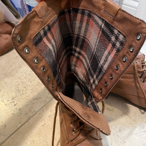 Lace up brown boots - Picture 6 of 8